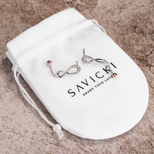 Kolczyki nieskończoność Savicki: srebrne pozłacane, cyrkonie